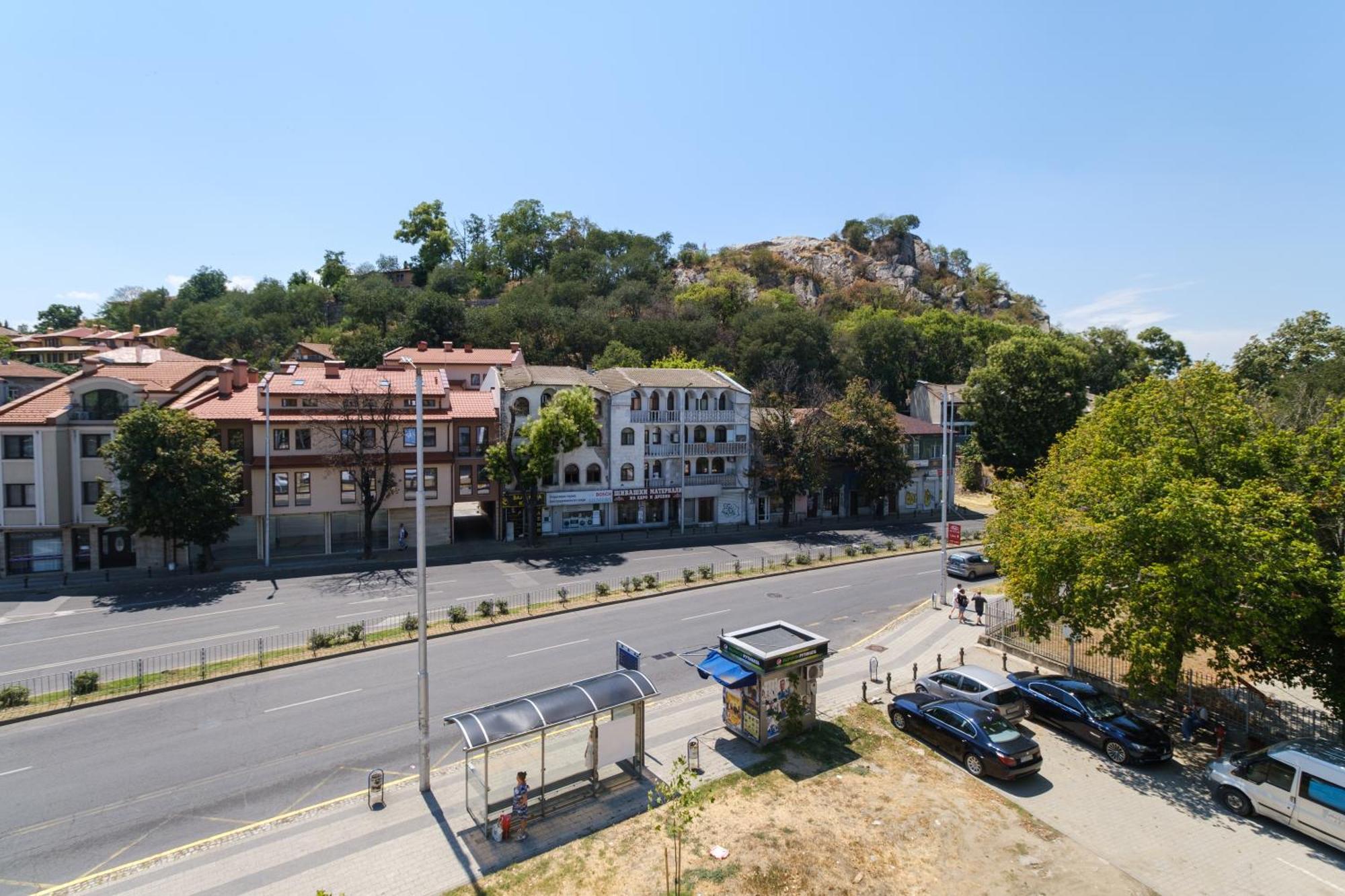 Modern 1-Bedroom Apartment With Free Parking Plovdiv Ngoại thất bức ảnh